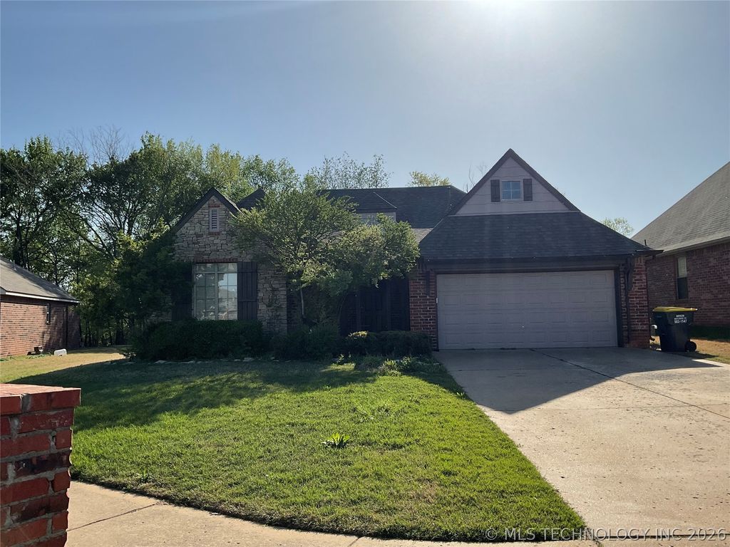 11903 S Nandina Street, Jenks, OK 74037
