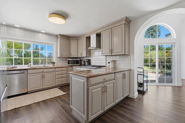 1619 MAPLELEAF CT, Encinitas, CA 92024