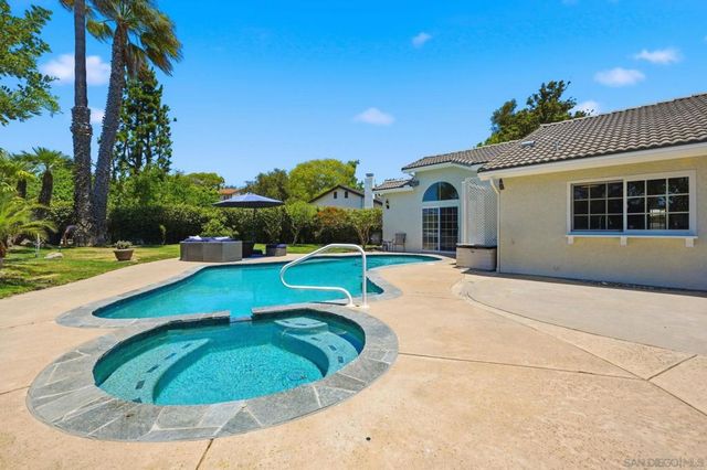 1619 MAPLELEAF CT, Encinitas, CA 92024