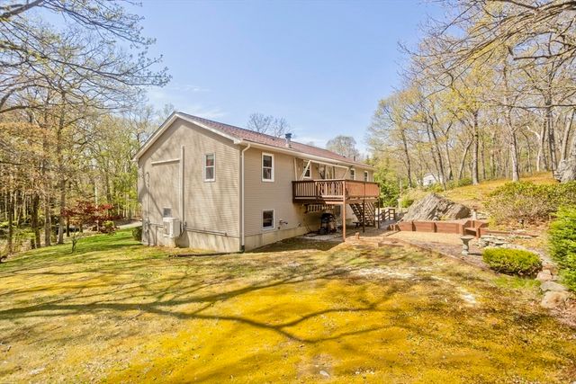 7 Mount Hitchcock Rd, Wales, MA 01081