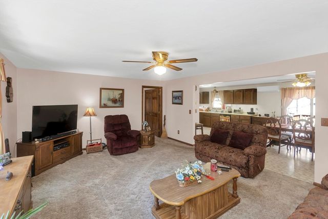 7 Mount Hitchcock Rd, Wales, MA 01081