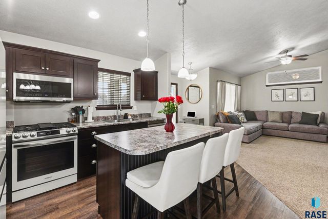 419 Quinn Ave Avenue, Harrisburg, SD 57032