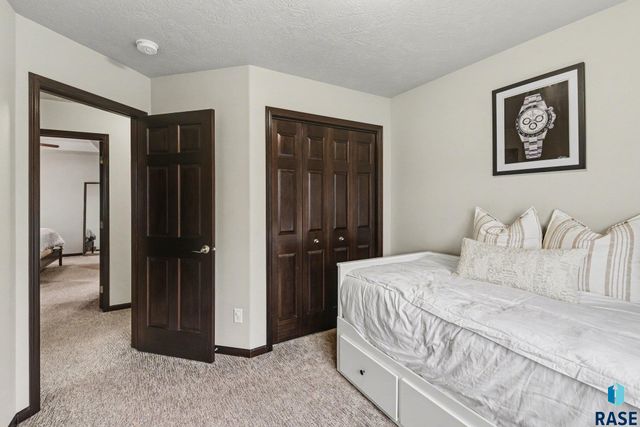 419 Quinn Ave Avenue, Harrisburg, SD 57032