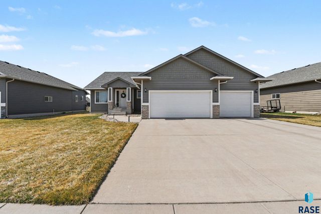 419 Quinn Ave Avenue, Harrisburg, SD 57032