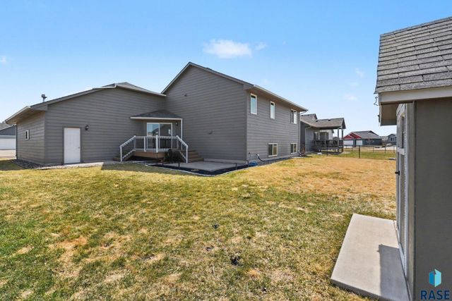 419 Quinn Ave Avenue, Harrisburg, SD 57032