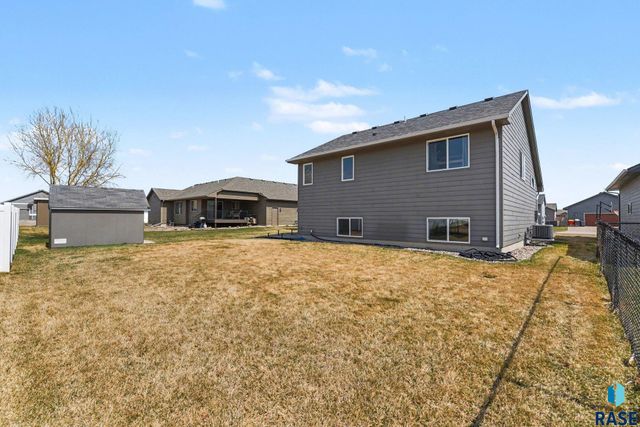 419 Quinn Ave Avenue, Harrisburg, SD 57032