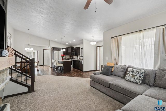 419 Quinn Ave Avenue, Harrisburg, SD 57032