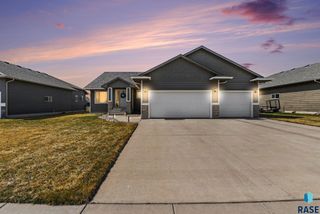 419 Quinn Ave Avenue, Harrisburg, SD 57032
