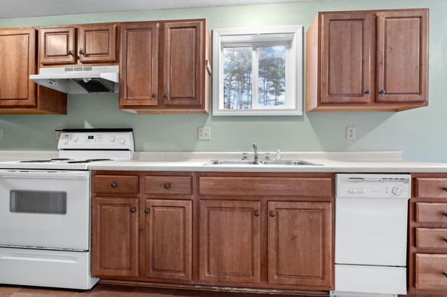 108 W Shore Avenue, Manchester, NH 03109