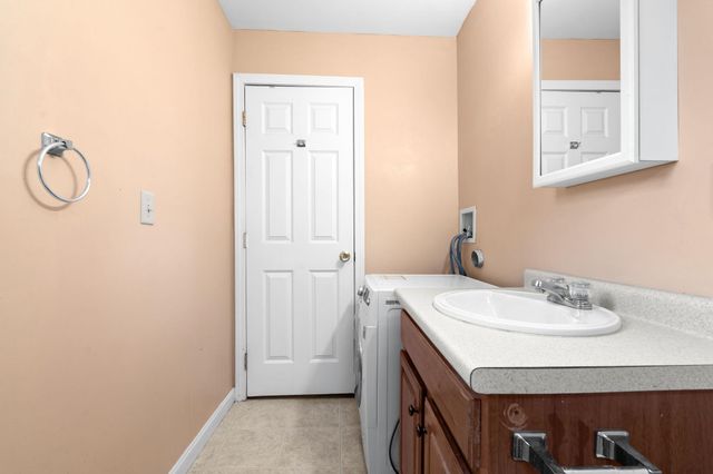 108 W Shore Avenue, Manchester, NH 03109