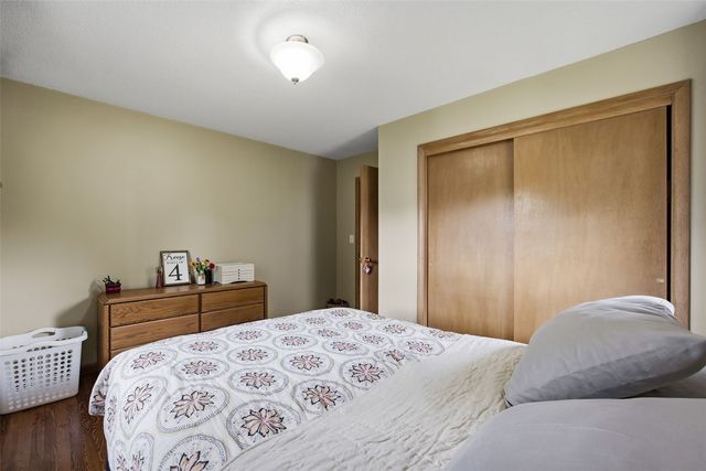 813 Westwood Drive NW, Cedar Rapids, IA 52405