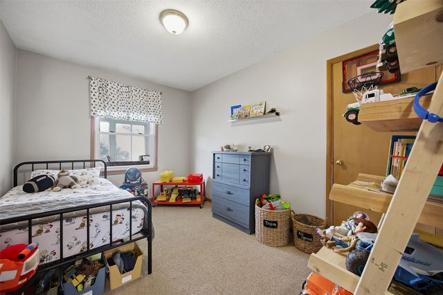 813 Westwood Drive NW, Cedar Rapids, IA 52405