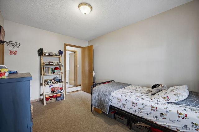813 Westwood Drive NW, Cedar Rapids, IA 52405