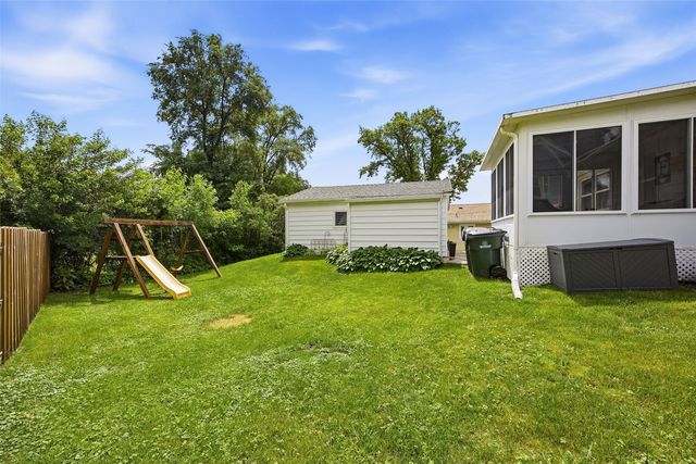 813 Westwood Drive NW, Cedar Rapids, IA 52405