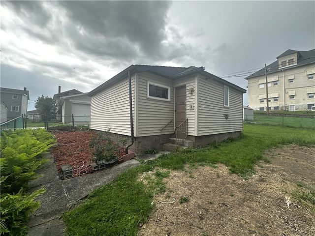 309 Washington Street, Mt Pleasant Boro, PA 15666