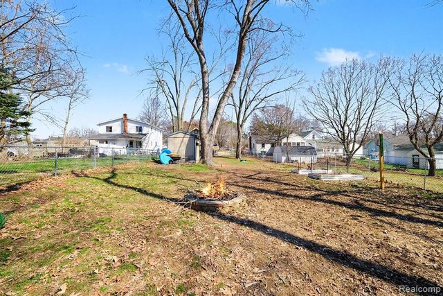 203 Boman Street, Flushing, MI 48433