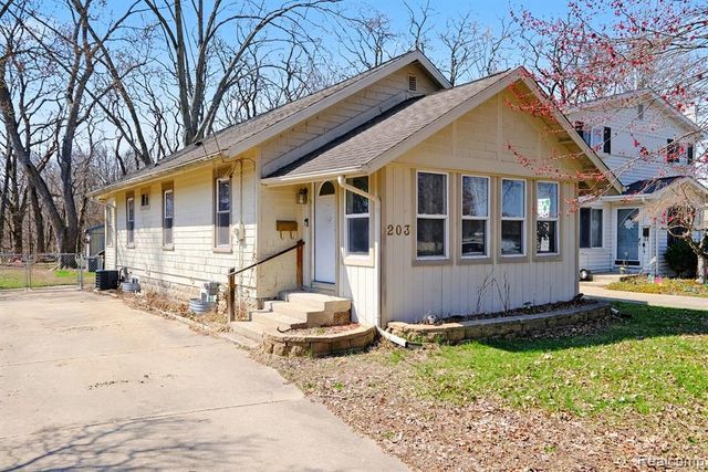 203 Boman Street, Flushing, MI 48433
