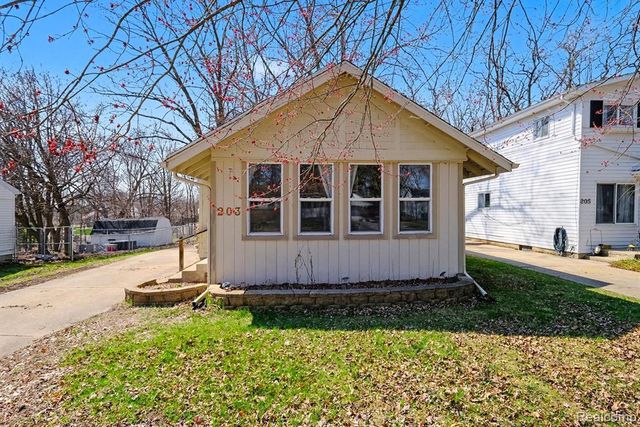 203 Boman Street, Flushing, MI 48433