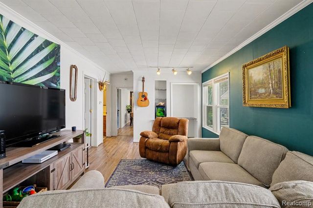 203 Boman Street, Flushing, MI 48433