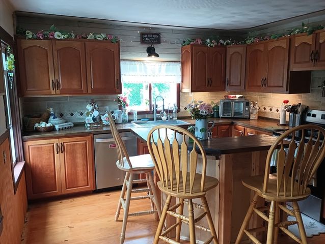 874 Union St, Rockland, MA 02370