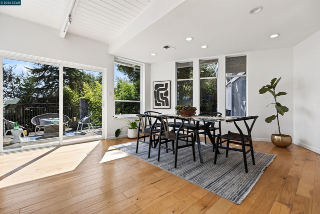 11 Las Palomas, Orinda, CA 94563