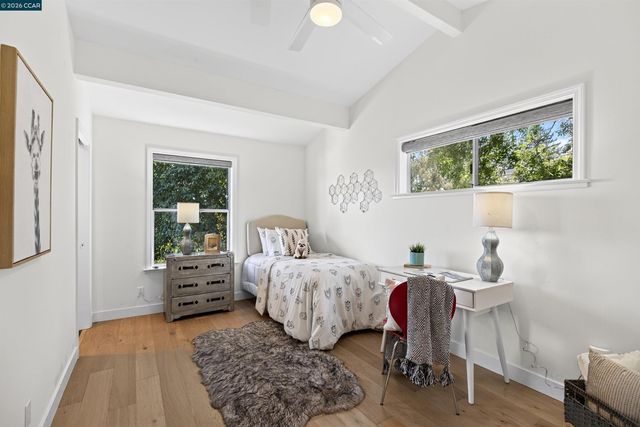 11 Las Palomas, Orinda, CA 94563