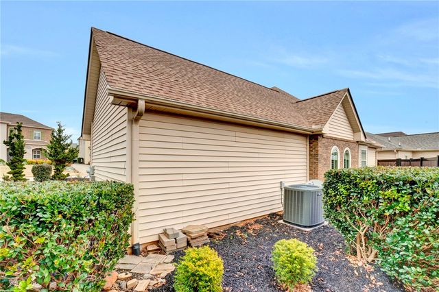 108 Bur Oak Drive, Taylors, SC 29687