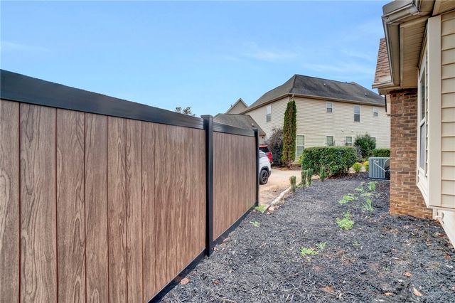 108 Bur Oak Drive, Taylors, SC 29687