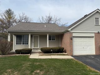 19335 Mandarin Drive, Roseville, MI 48066