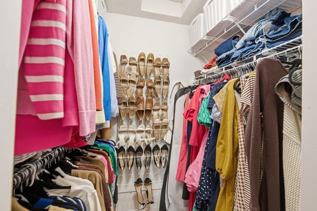 2241 Grand Avenue 11, West Des Moines, IA 50265