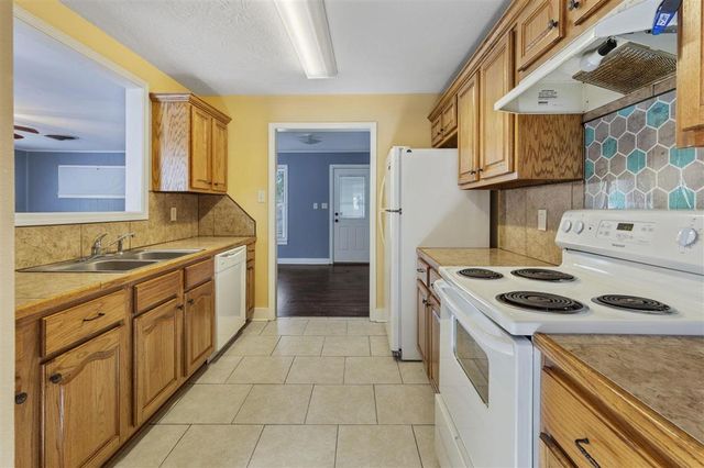 2907 Common St Street, Lake Charles, LA 70601