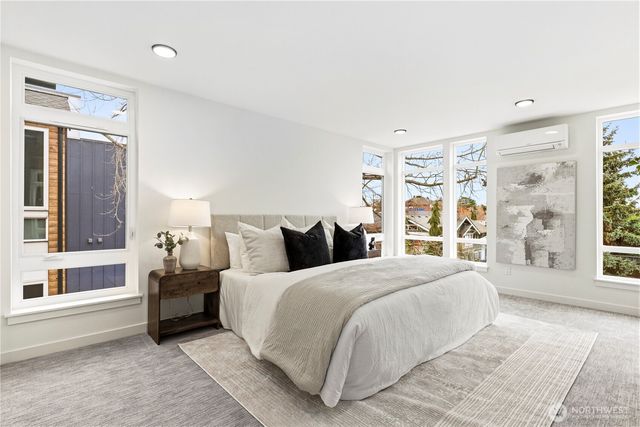 1706 B N 47th Street, Seattle, WA 98103