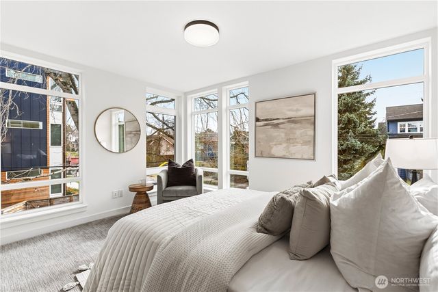 1706 B N 47th Street, Seattle, WA 98103