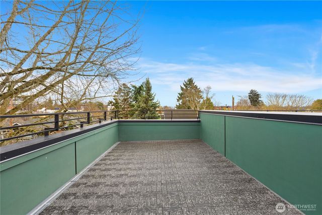 1706 B N 47th Street, Seattle, WA 98103