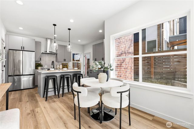 1706 B N 47th Street, Seattle, WA 98103