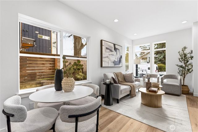 1706 B N 47th Street, Seattle, WA 98103