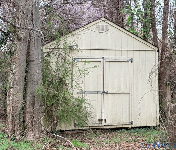 12105 Mathenay Dr, Chester, VA 23831