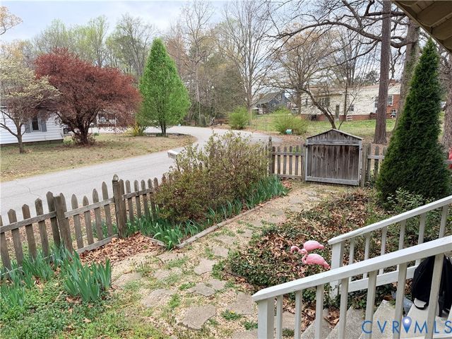 12105 Mathenay Dr, Chester, VA 23831