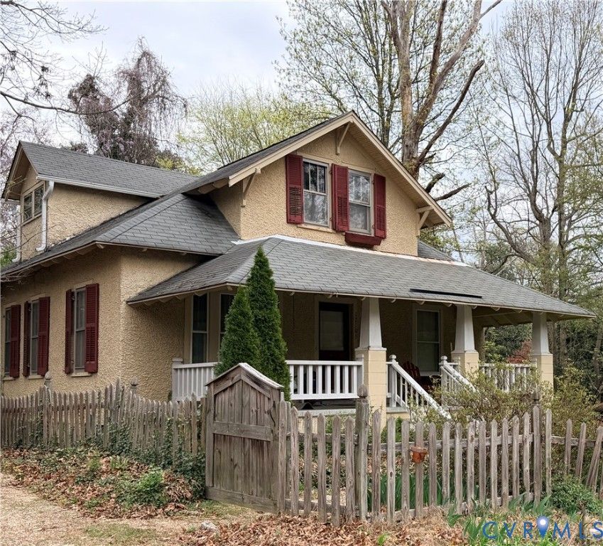 12105 Mathenay Dr, Chester, VA 23831