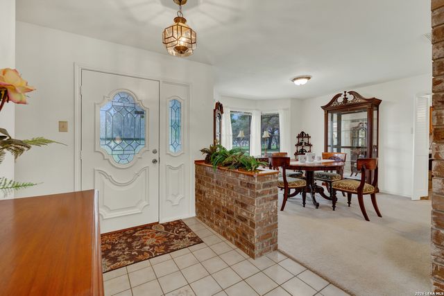 12737 WOMAN HOLLERING RD, Schertz, TX 78154