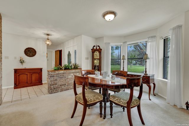 12737 WOMAN HOLLERING RD, Schertz, TX 78154