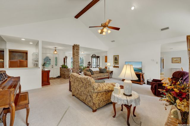12737 WOMAN HOLLERING RD, Schertz, TX 78154