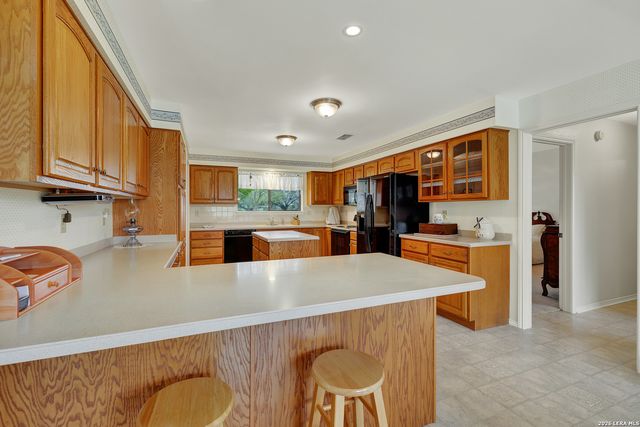 12737 WOMAN HOLLERING RD, Schertz, TX 78154
