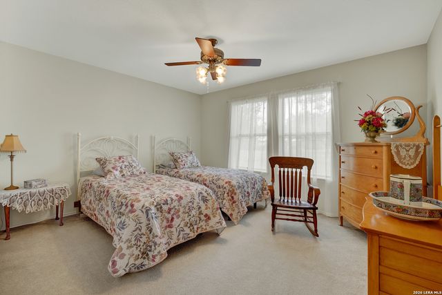 12737 WOMAN HOLLERING RD, Schertz, TX 78154