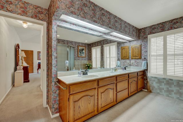 12737 WOMAN HOLLERING RD, Schertz, TX 78154