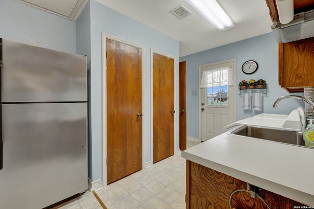 12737 WOMAN HOLLERING RD, Schertz, TX 78154