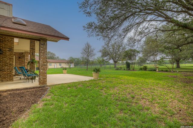 12737 WOMAN HOLLERING RD, Schertz, TX 78154