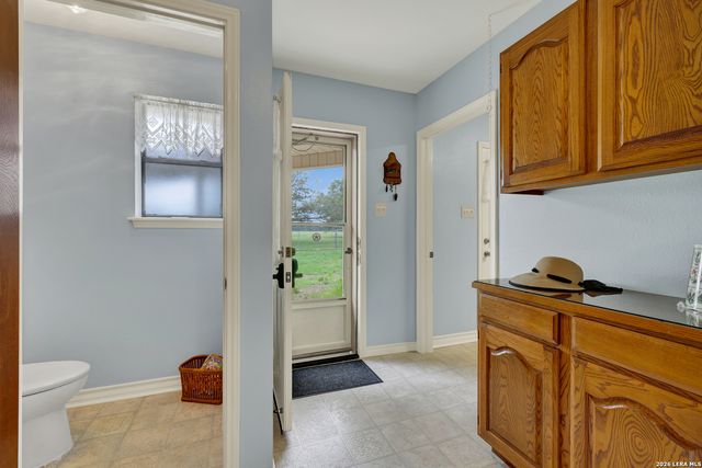 12737 WOMAN HOLLERING RD, Schertz, TX 78154