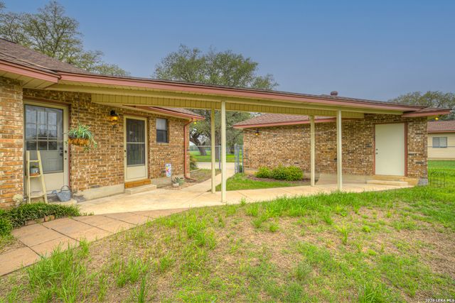 12737 WOMAN HOLLERING RD, Schertz, TX 78154