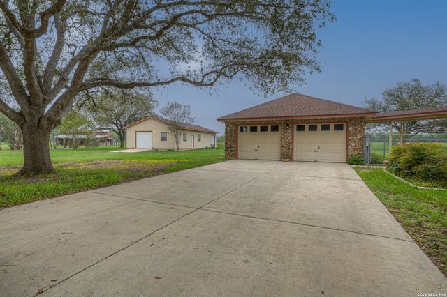 12737 WOMAN HOLLERING RD, Schertz, TX 78154